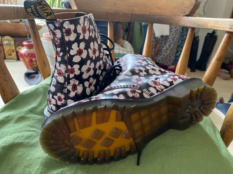 image for Size 6 Dr Marten Boot 