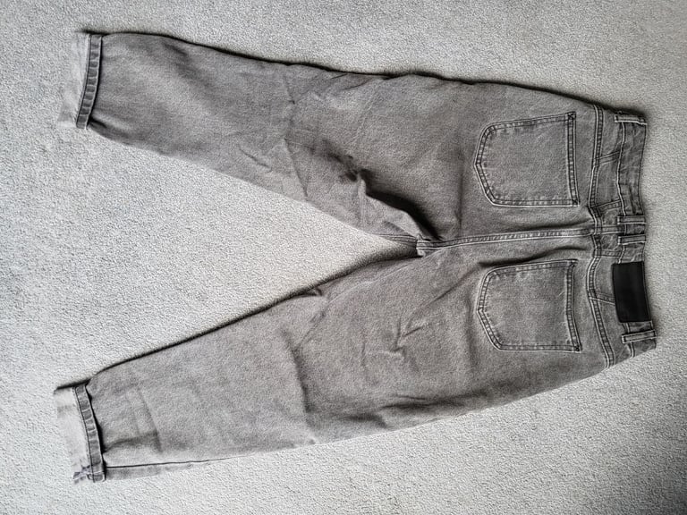 Reclaimed Vintage The '89 slim tapered leg jean in vintage grey wash
