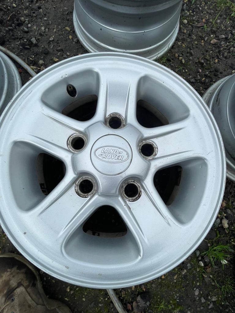 Land Rover Defender boost alloy wheels