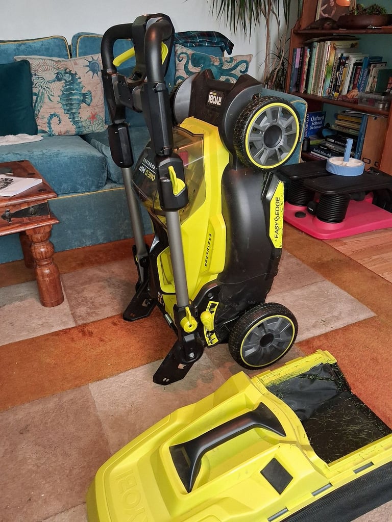 Ryobi 18V ONE+™ HP Cordless Brushless 40cm Lawnmower