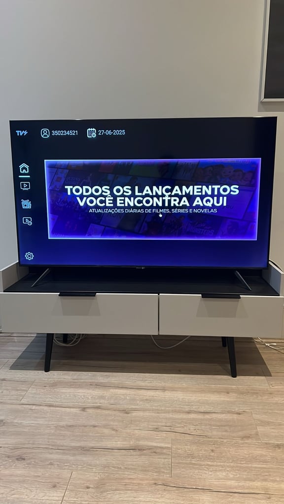 TV Samsung 55 Inch  - AU7100 