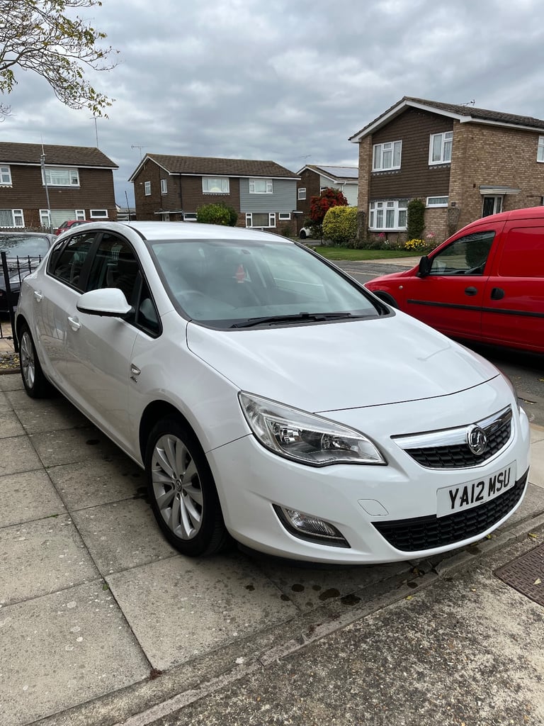 Vauxhall, ASTRA, Hatchback, 2012, Manual, 1598 (cc), 5 doors
