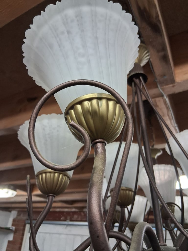 Ceiling lights and wall lights 