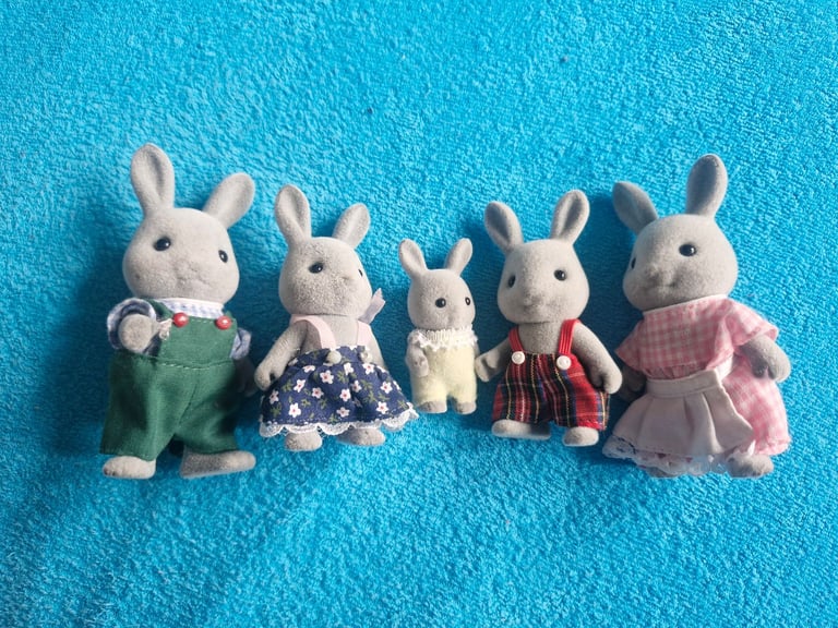 Sylvanians families vintage grey bunny family 