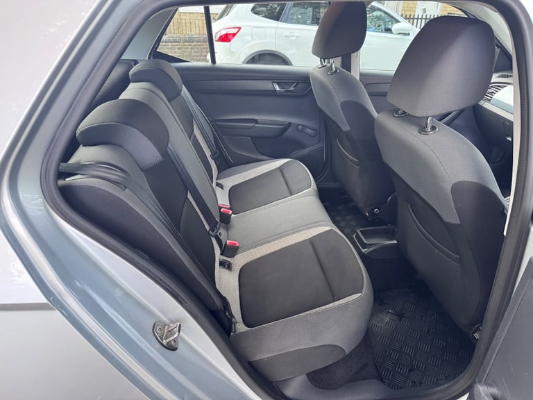 Skoda, FABIA, Hatchback, 2015, Auto, 1197 (cc), 5 doors