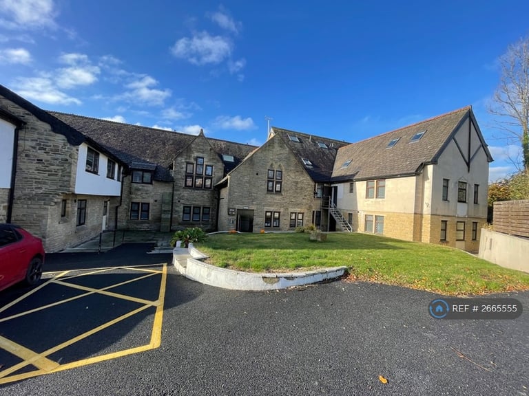 1 bedroom flat in St Georges Lodge, Stalybridge, SK15 (1 bed) (#2665555)