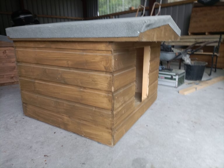 Large dog kennel 