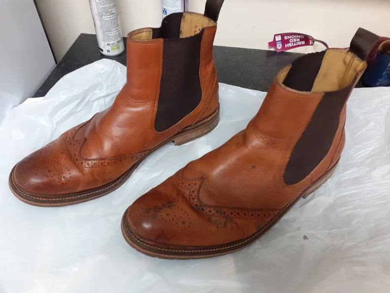 USED / OLD Chapman & Moore BOOTS (12)