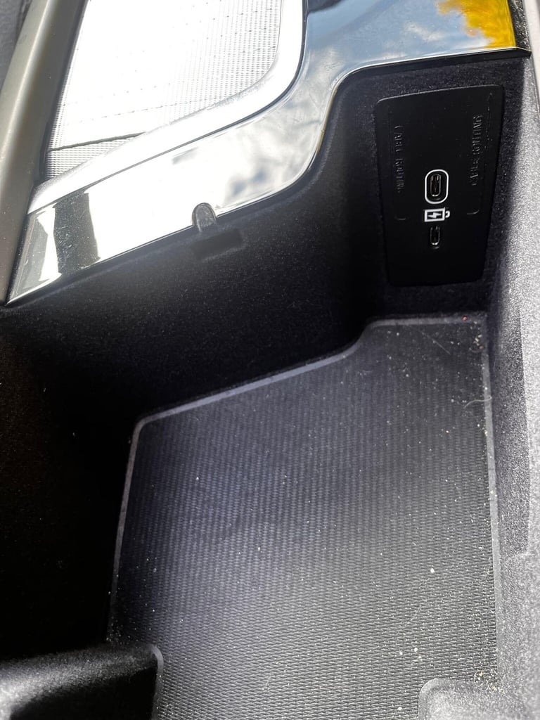 2023 Volvo XC90 2.0h T8 Recharge 18.8kWh Plus Auto 4WD Euro 6 (s/s) 5dr ESTATE Petrol/Electric Hy...