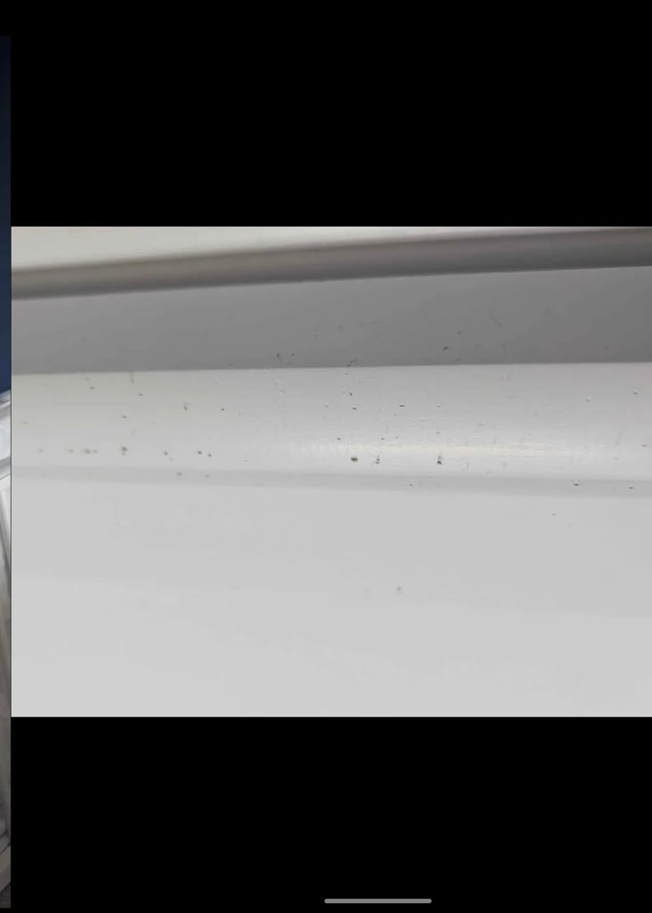 White wood sleigh cot bed 