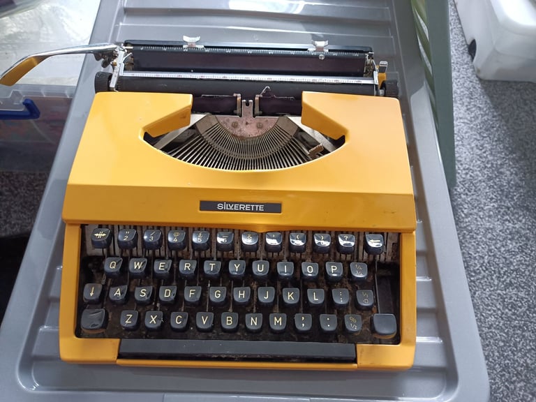Vintage Silverette typewriter