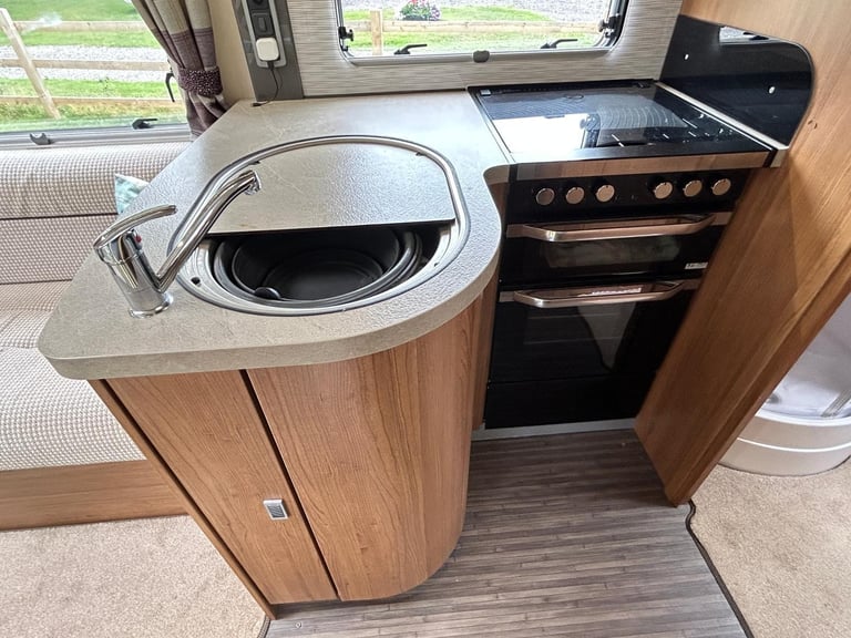 Auto-Trail Tracker RB, Island Bed, Solar, Rack for 3 Electric Bikes, New Cambelt