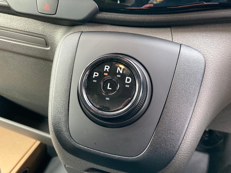 BRAND NEW ELECTRIC Ford E-Transit Trend Van 1.7 68kwh 184ps AUTO Moondust Silver