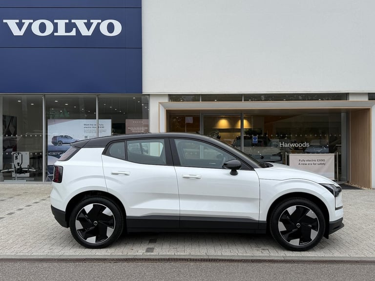 2025 Volvo EX30 Single Motor Extended Range 69kWh Plus SUV 5dr Electric Auto (272 ps) ESTATE Elec...