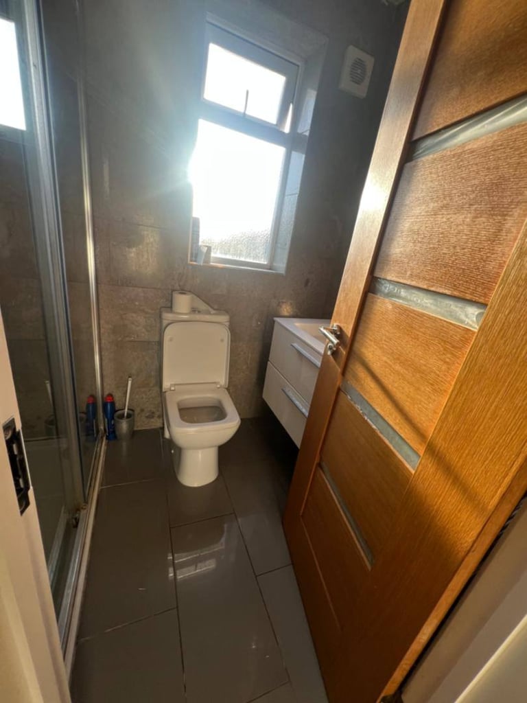 🏡 Spacious Double Room for Couple – Upton Park 🏡🗝