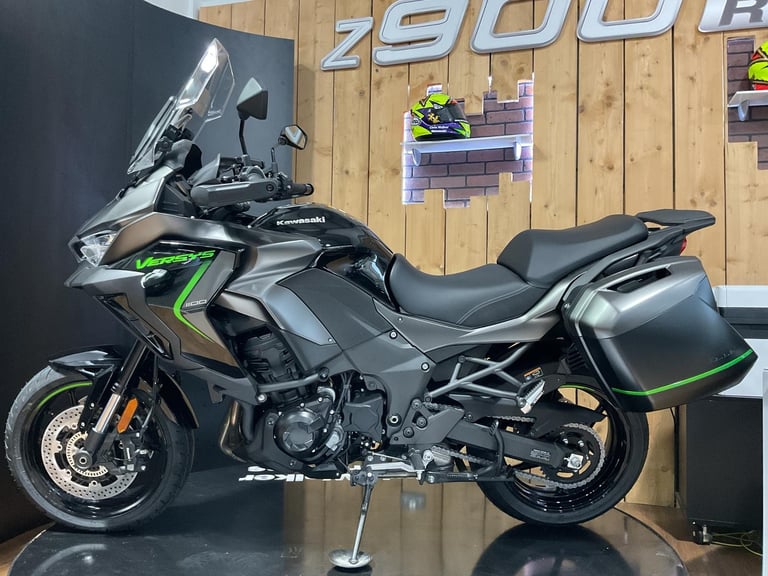 Kawasaki Versys 1100 2025 Brand New! Last 1! FREE TOURING KIT! FREE UK DELIVERY!
