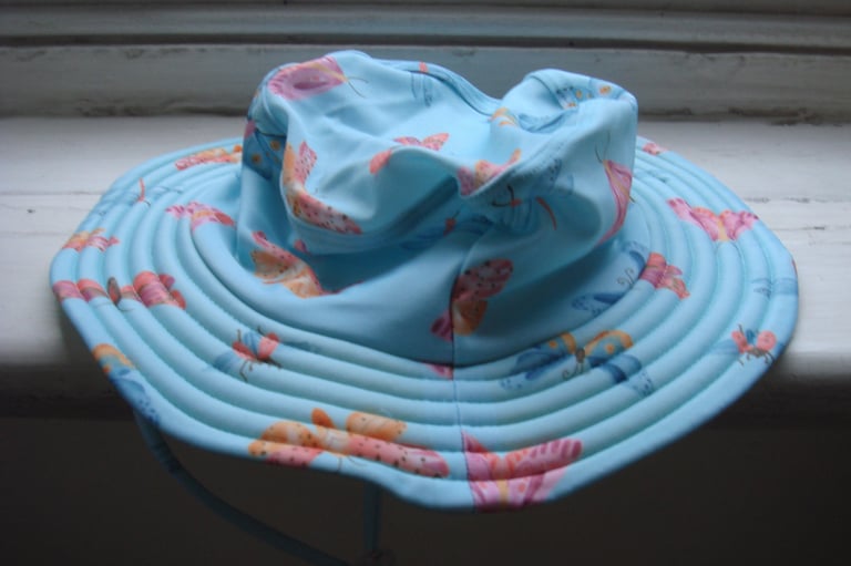 New Purebaby Swim Sun Hat for Toddlers Purchased at Fenwick of Bond Street £5 or 3 for £10