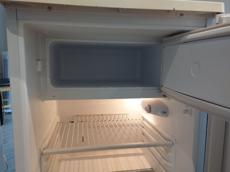 image for Undercounter fridge 