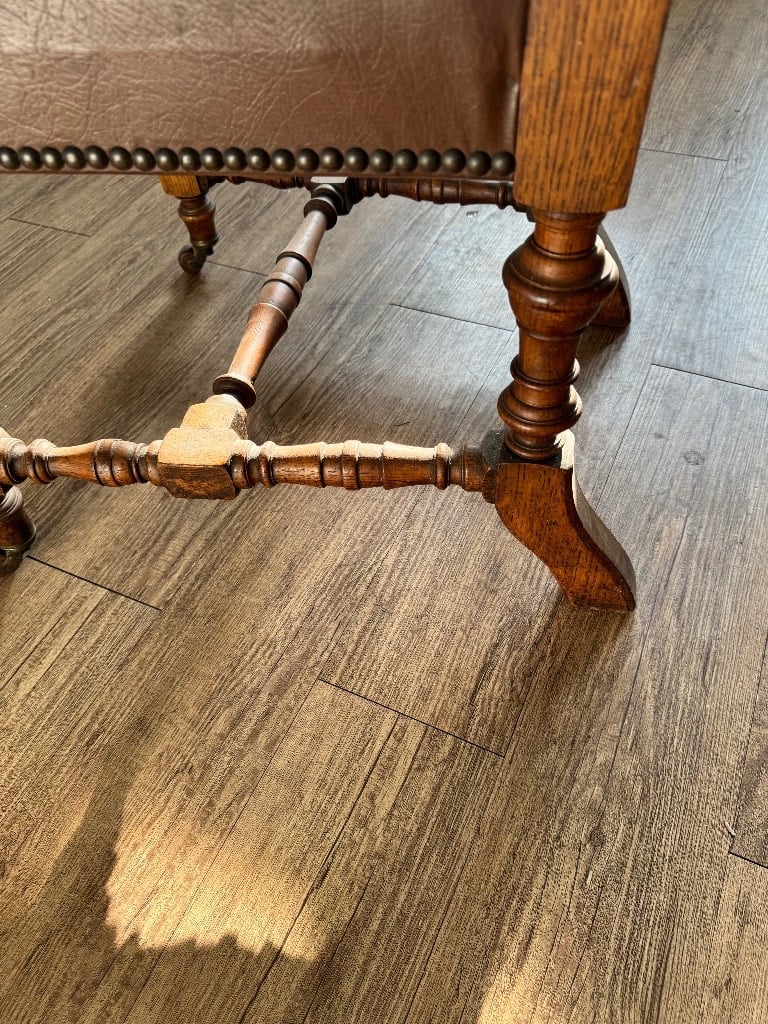 Antique Oak Victorian chair bobbin turned legs with front castors. 
