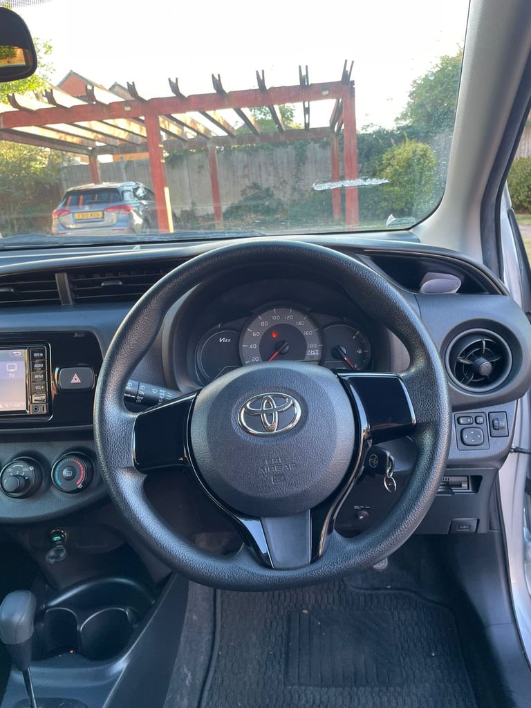 Toyota Yaris/Vitz 1.0 Petrol Automatic 25,000 Mileage, 5 Door hatch 