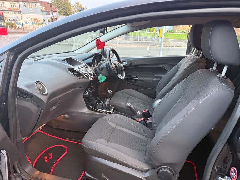 2013 Ford Fiesta 1.0T EcoBoost Titanium Euro 5 (s/s) 3dr HATCHBACK Petrol Manual