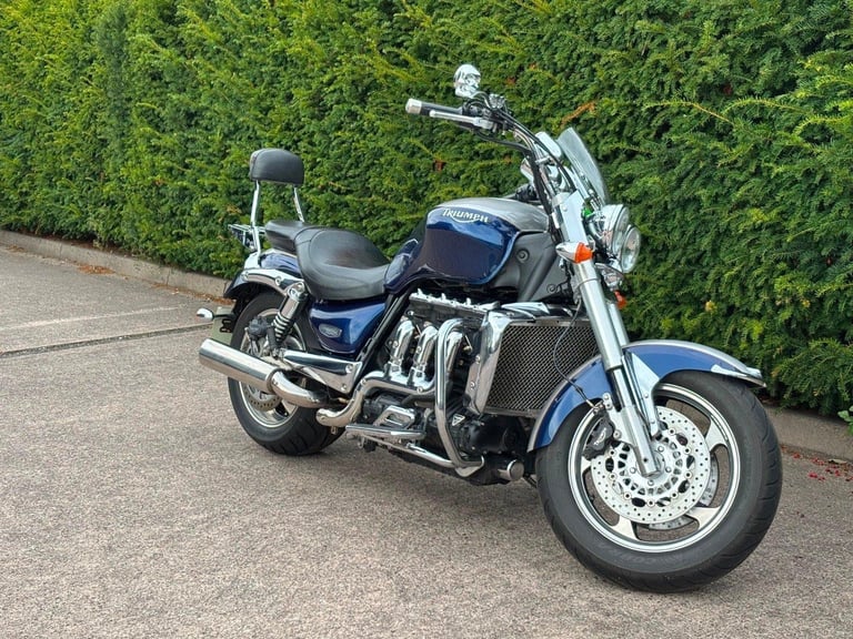 2009 TRIUMPH ROCKET III CLASSIC BLUE AND SILVER