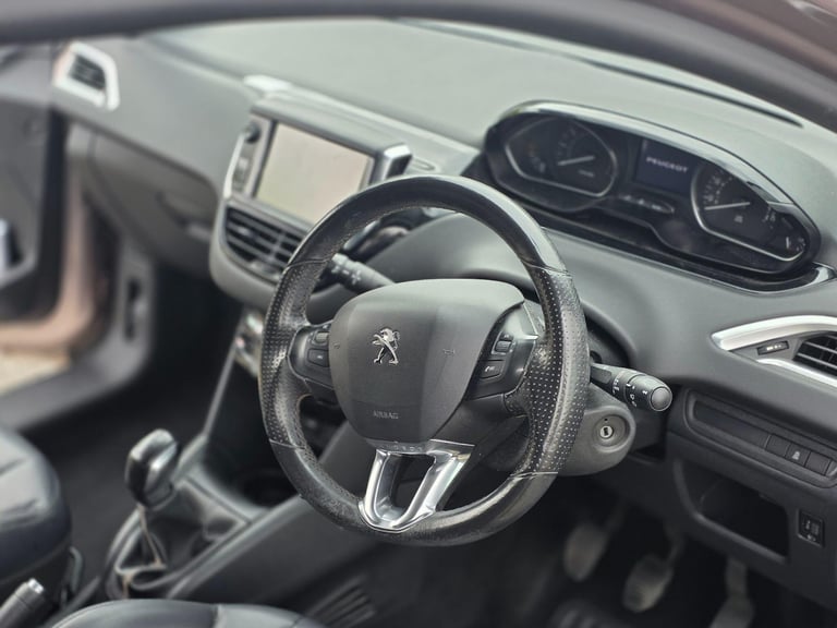 2012 Peugeot 208 1.4 VTi Allure Euro 5 3dr HATCHBACK Petrol Manual