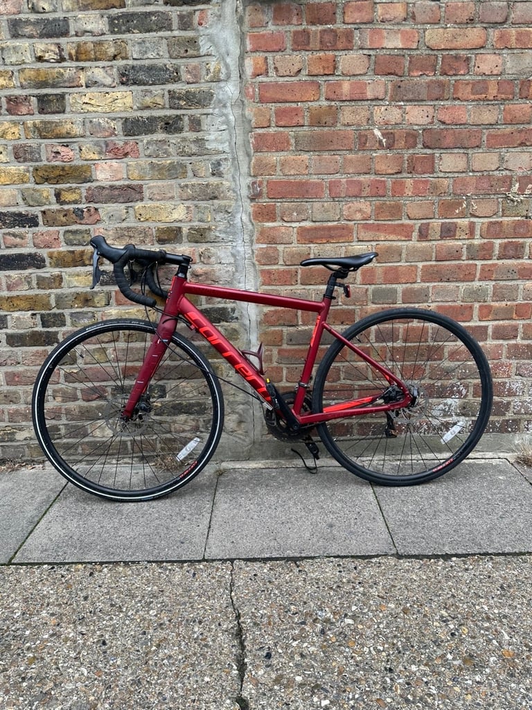 image for Carrera Vanquish Men’s medium Road bike red Disc