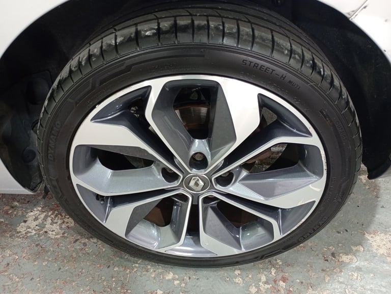 2016 Renault Megane 1.6 dCi Signature Nav Hatchback 5dr Diesel Manual Euro 6 (s/s) (130 ps) Hatch...
