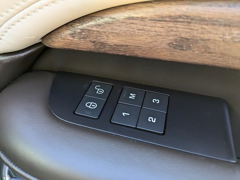 2017 Land Rover Discovery 3.0 TD6 HSE Luxury 5dr Auto ESTATE DIESEL Automatic