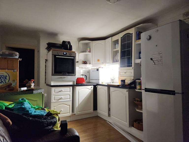 image for Free kitchen units and countertop with sink