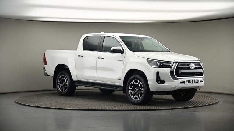 2024 Toyota Hilux 2.8 D-4D Invincible Pickup Double Cab 4dr Diesel Auto 4WD Euro 6 (s/s) (204 Pic...