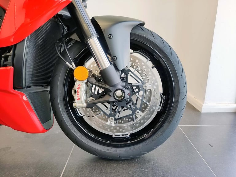 2025 Ducati Diavel V4 Red 700 Miles | £339 Dep & £339 pcm