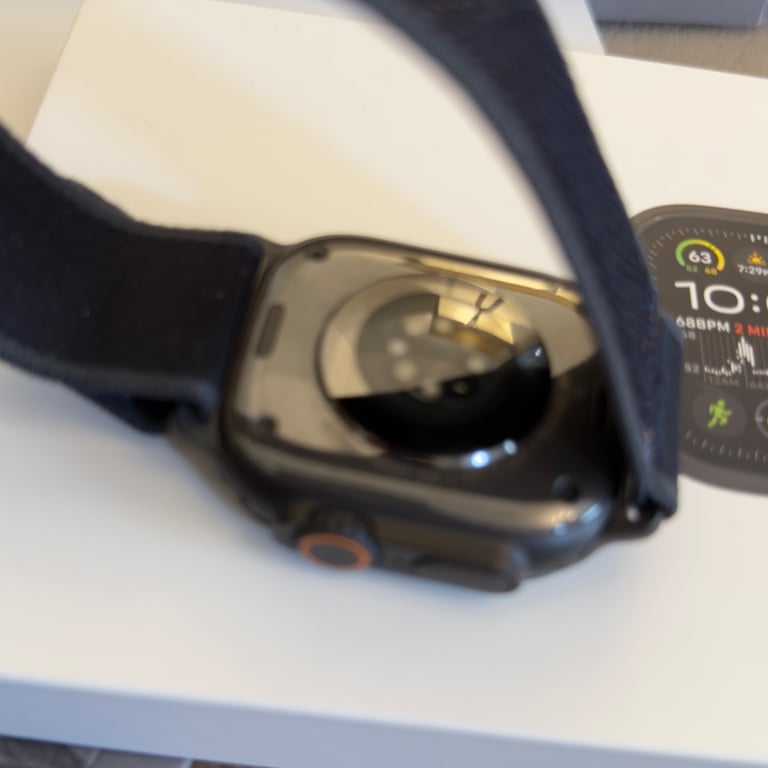 Apple Watch Ultra 2 Black GPS+Cellular 49mm Titanium with the Trail Loop strap 