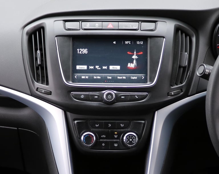 2017 Vauxhall Zafira Tourer 1.4i Turbo Design Euro 6 5dr MPV Petrol Manual