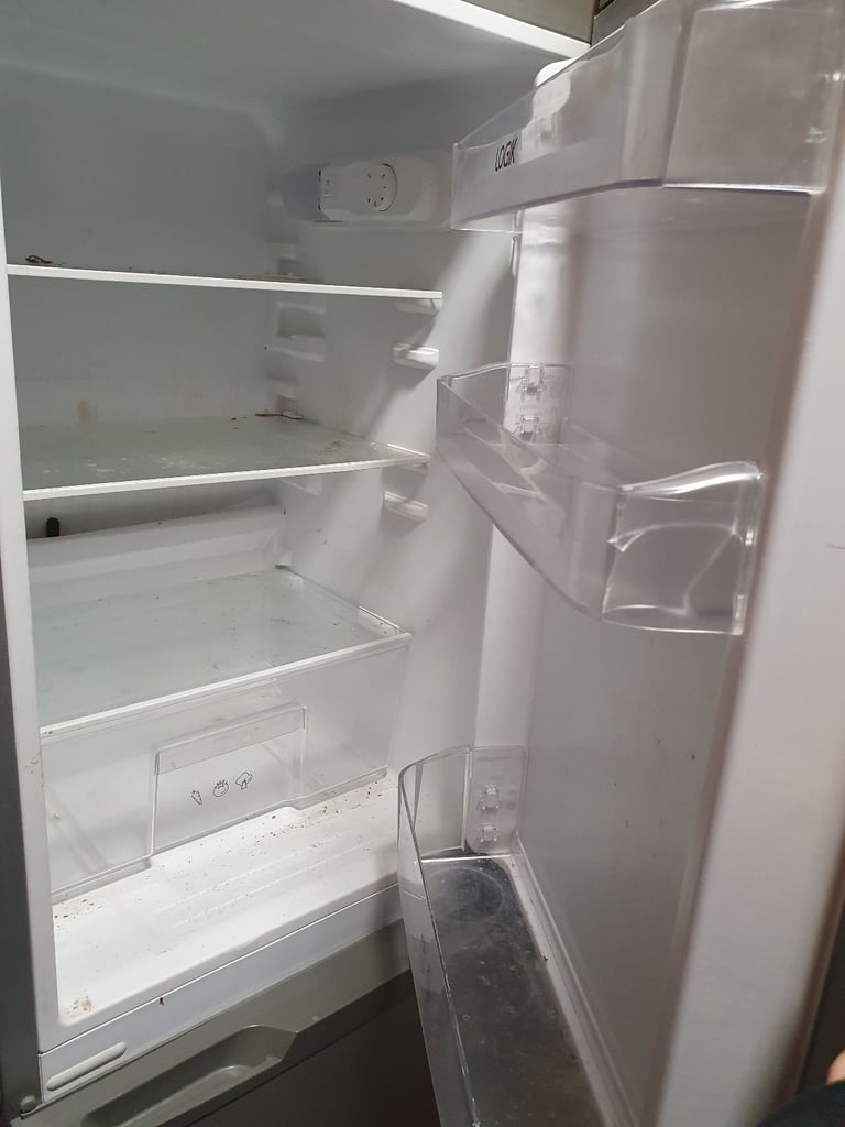 Logik fridge freezer silver