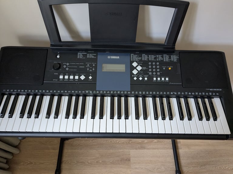 YAMAHA PSR-333 61 KEY ELECTRONIC KEYBOARD + POWER SUPPLY +STAND