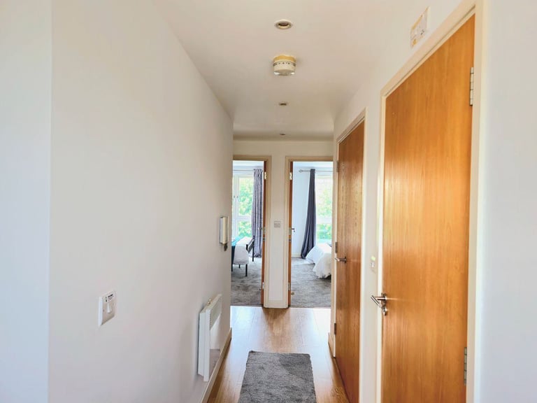 2 bed flat near Bow station 