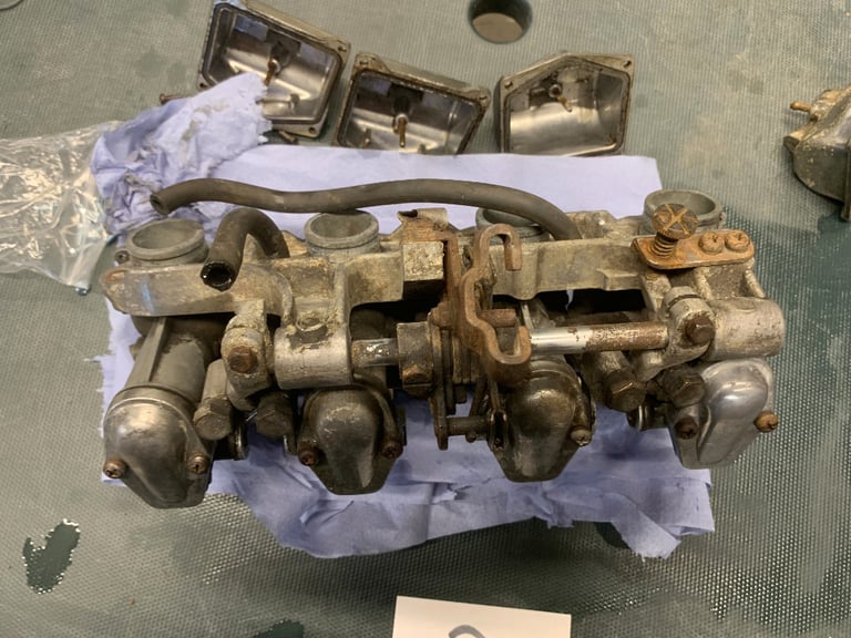 2 Sets of Keihin Carburettors 627B