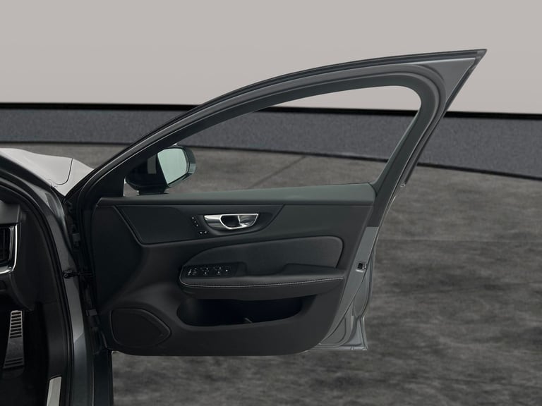 2020 Volvo V60 2.0h T8 Twin Engine 11.6kWh R-Design Plus Estate 5dr Petrol Plug-in Hybrid  Estate...