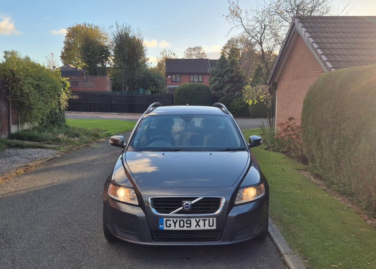 2009 Volvo V50 2.0 Diesel Automatic. 