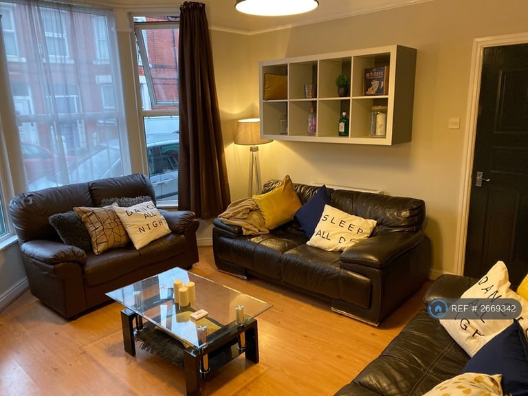 6 bedroom house in Stalbridge Avenue, Liverpool, L18 (6 bed) (#2669342)