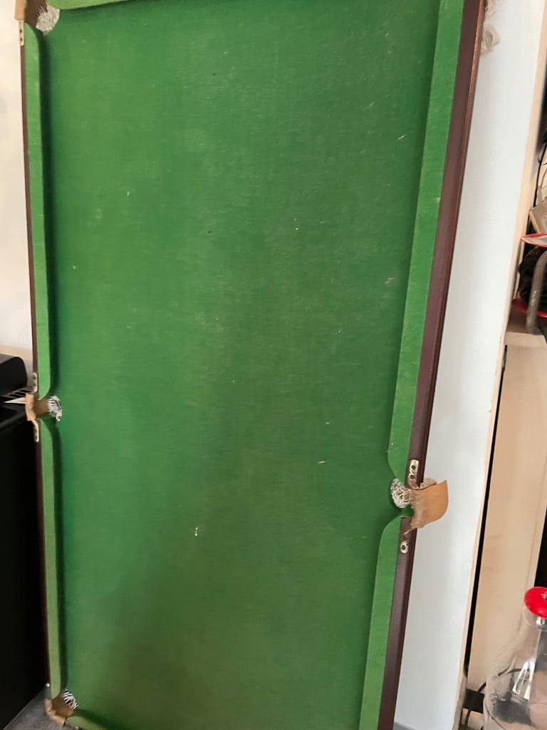 Snooker table 6x3ft