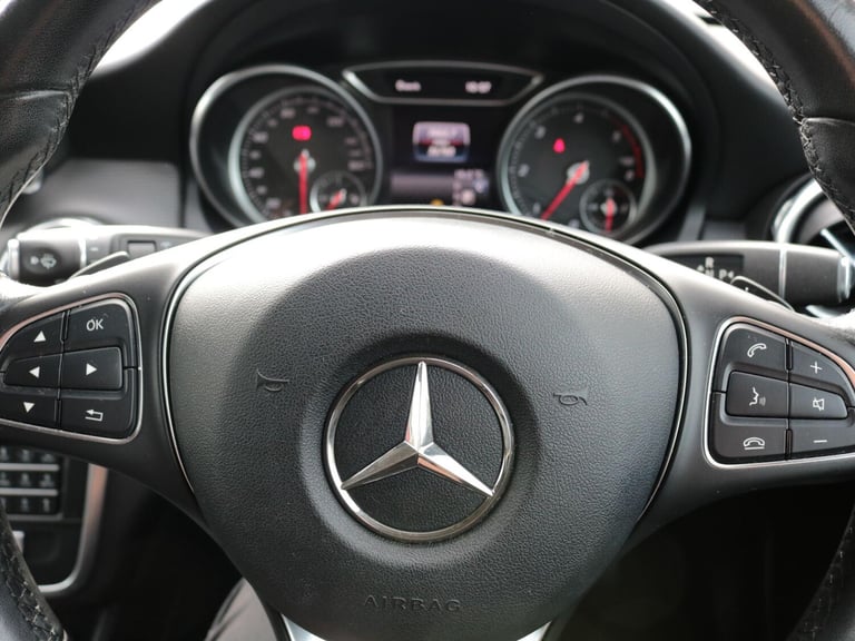 2017 Mercedes-Benz GLA 2.1 GLA200d SE SUV 5dr Diesel 7G-DCT Euro 6 (s/s) (136 ps) ESTATE Diesel A...