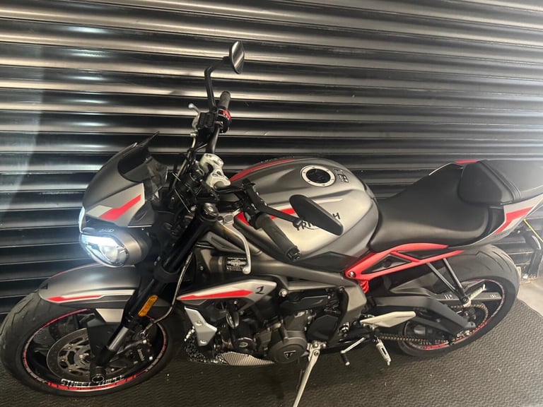 TRIUMPH STREET TRIPLE 765 R Triumph Shift Assist-Htd Grips  More