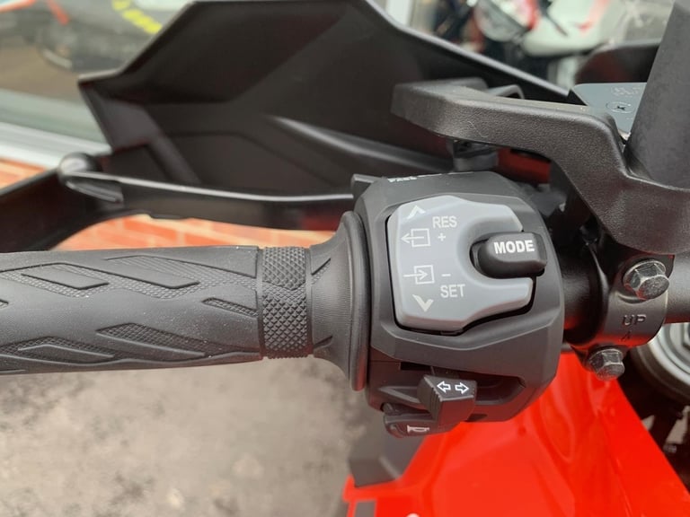 Suzuki DL 1050 V-STROM - 3652 miles - 2 YEAR WARRANTY