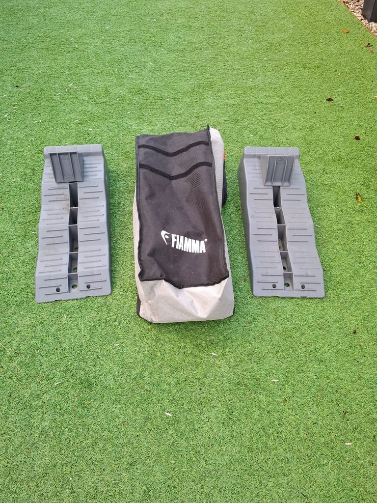 Fiamma levelling ramps