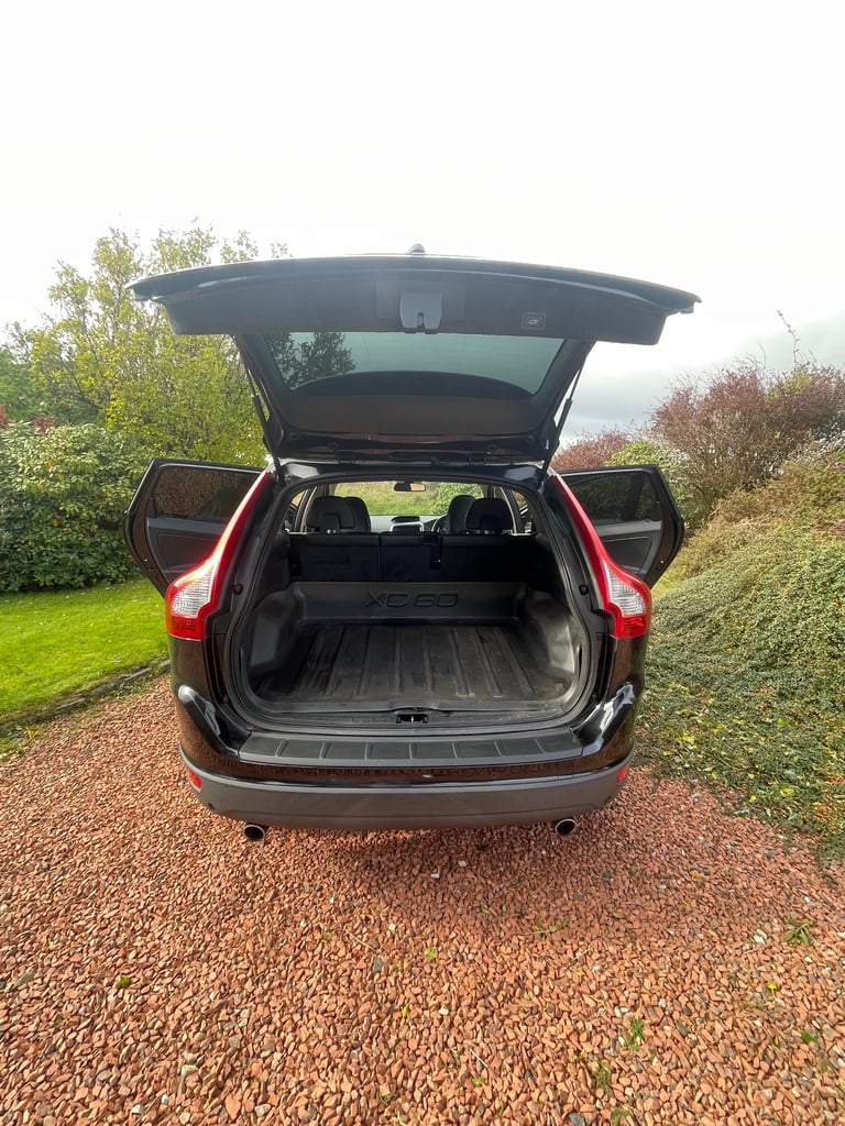 Volvo, XC60, Estate, 2010, Semi-Auto, 2400 (cc), 5 doors