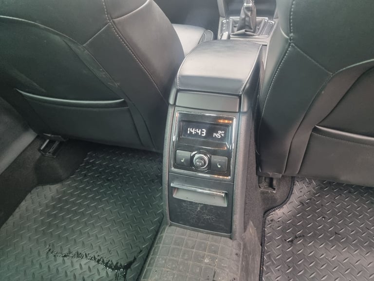 Skoda, SUPERB, Hatchback, 2014, Manual, 1968 (cc), 5 doors