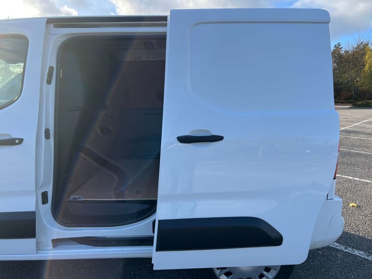 2020 Vauxhall Combo 1.5 Combo 2300 Sportive S/S Panel Van Diesel Manual